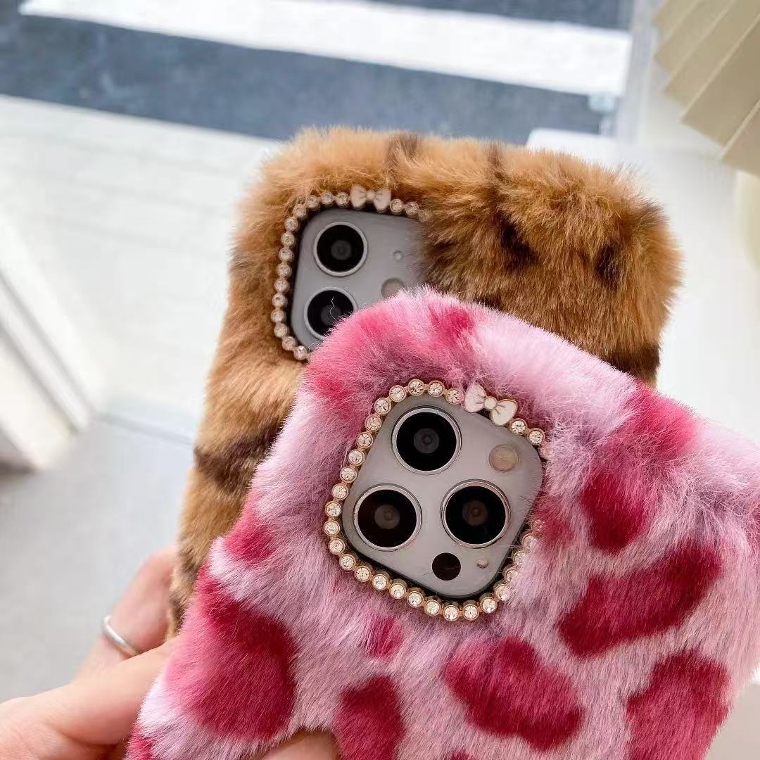 Cloud-Touch Plush Phone Case: Healing Softness & Protection