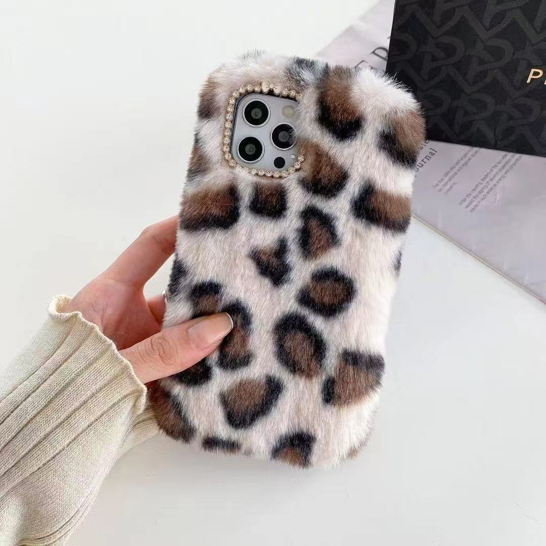 Cloud-Touch Plush Phone Case: Healing Softness & Protection