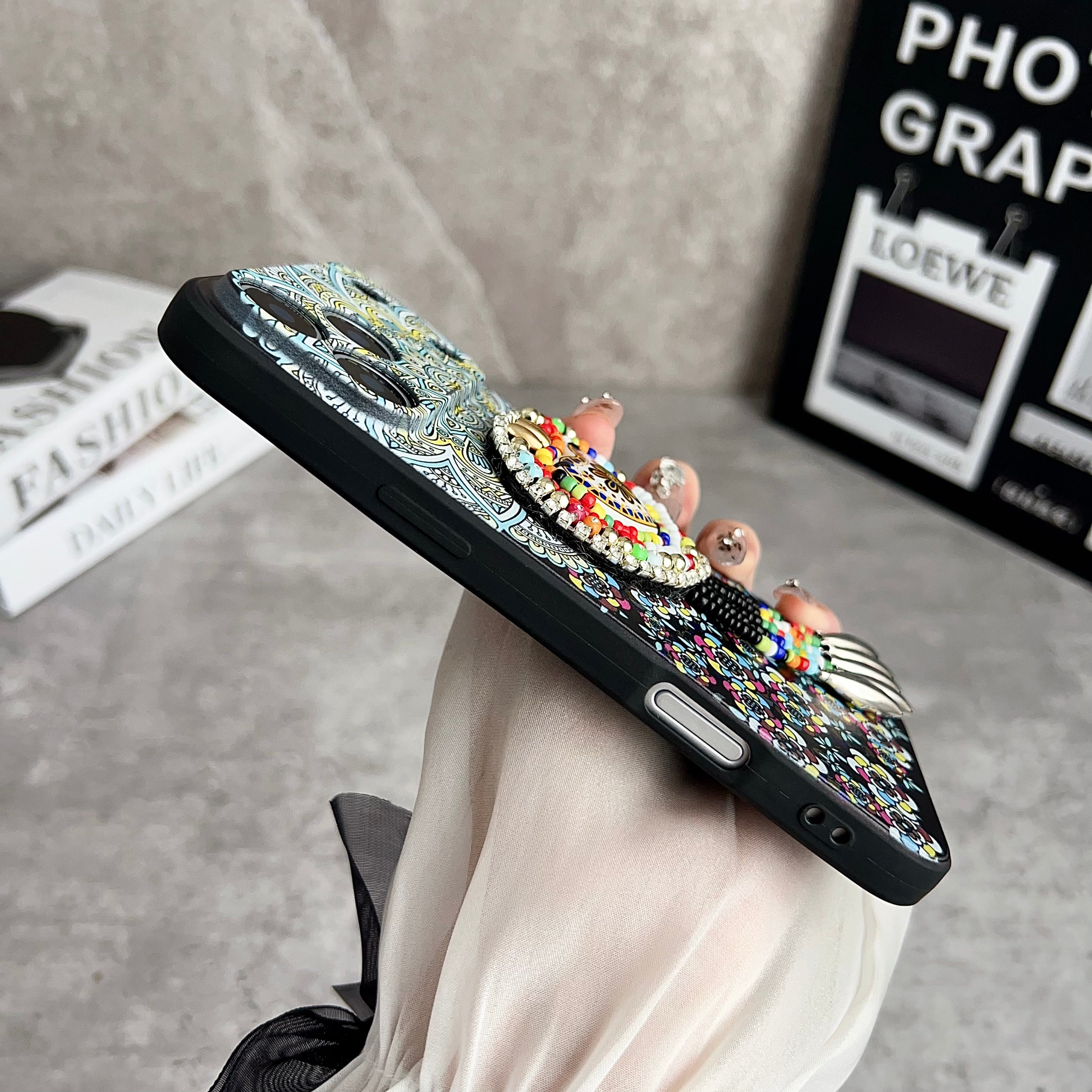 Beaded Artisan Phone Case: Ethnic Inheritance