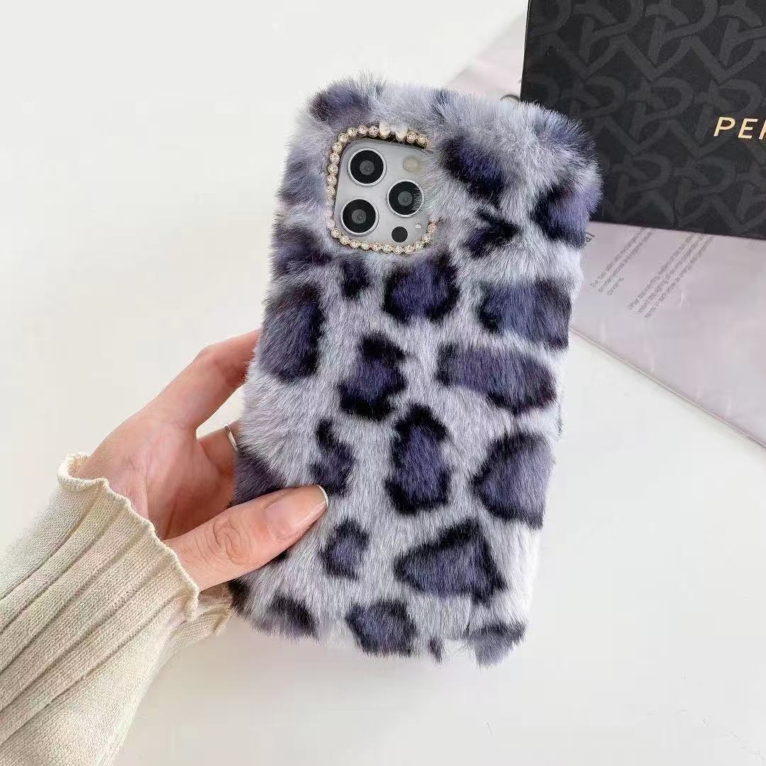 Cloud-Touch Plush Phone Case: Healing Softness & Protection