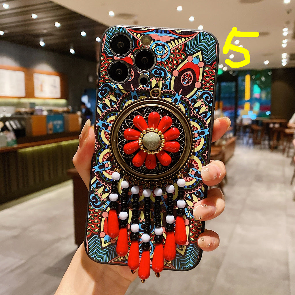 Beaded Artisan Phone Case: Ethnic Inheritance