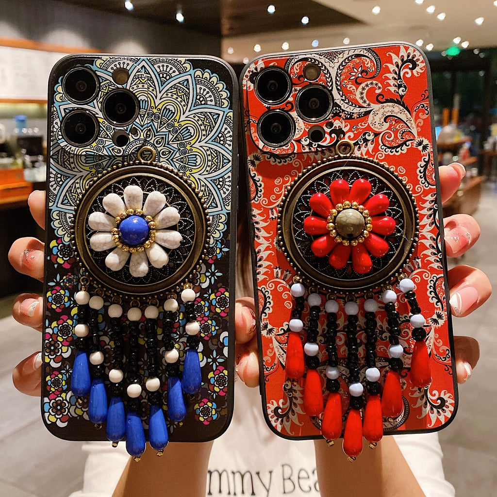 Beaded Artisan Phone Case: Ethnic Inheritance
