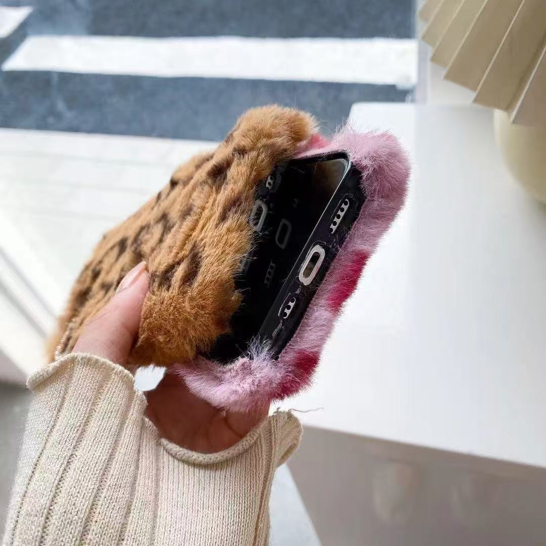Cloud-Touch Plush Phone Case: Healing Softness & Protection